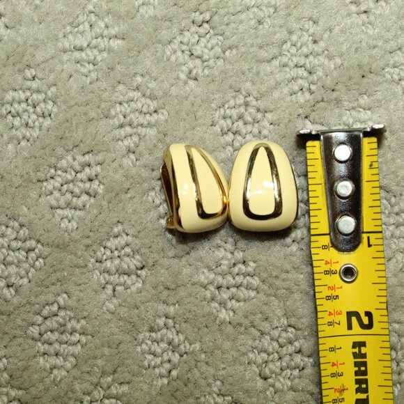 Vintage Christian Dior Germany Pale Yellow Enamel Clip-On Earrings - Picture 3 of 7